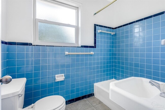 Building Photo - 22 Laurie Dr NE