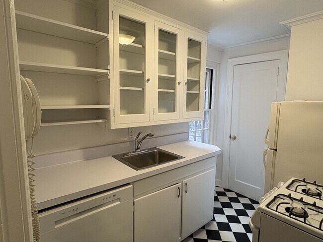 Building Photo - 700 Steamboat Rd