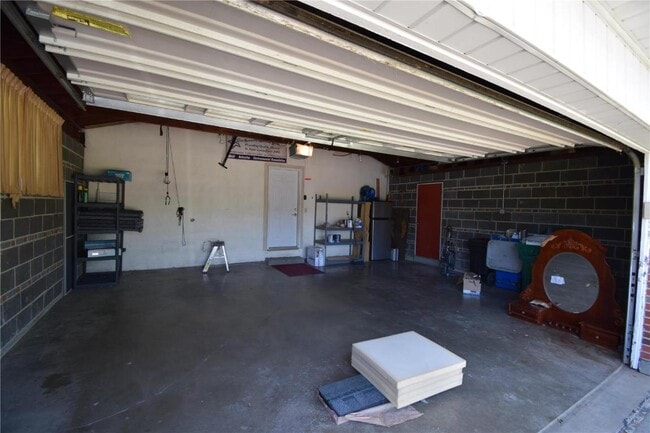 Building Photo - 11817 Helta Dr