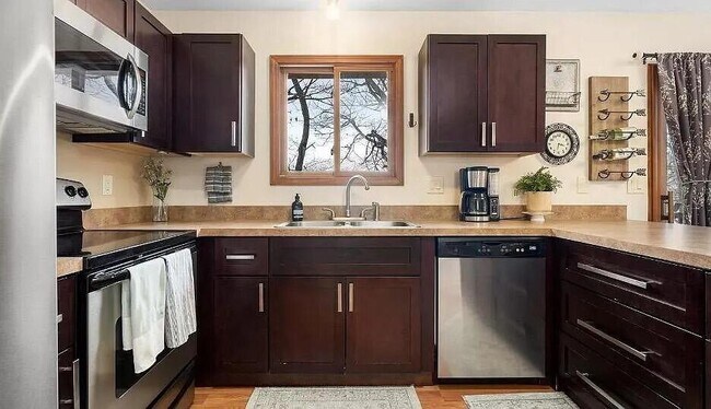 Building Photo - 11816 Highridge Dr