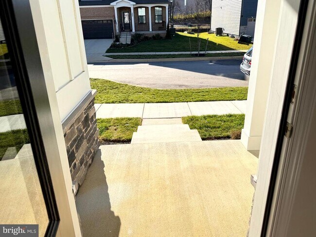 Building Photo - 461 Hanson St