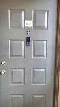 Building Photo - 9999 Summerbreeze Dr