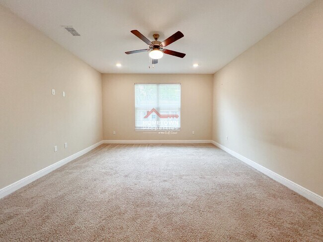 Building Photo - Charming Custom-Built Home with Bonus Room...