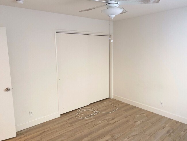 Building Photo - 521 Indiana St