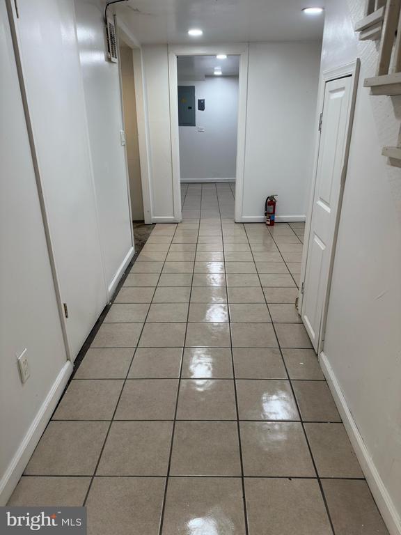 Building Photo - 267 W Sheldon St