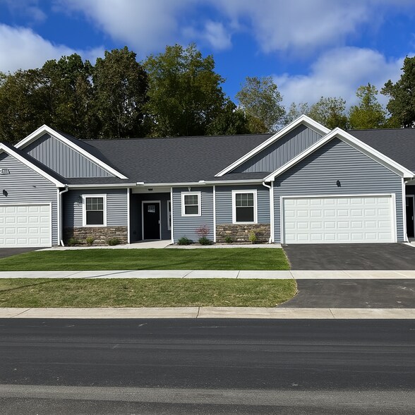 Primary Photo - 2087 Community Ln