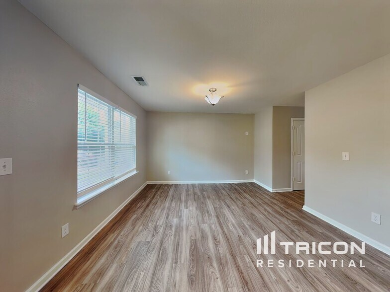 Building Photo - 3879 Williamston Park Ct