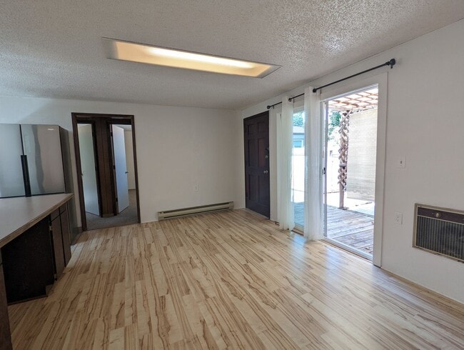 Building Photo - Nice 3-Bedroom, 1-Bath Duplex in Eugene!