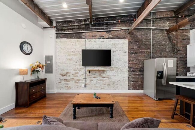 Building Photo - 124 Strawberry Alley