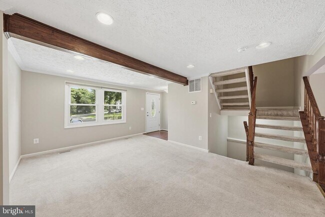 Building Photo - 14126 RED RIVER Dr