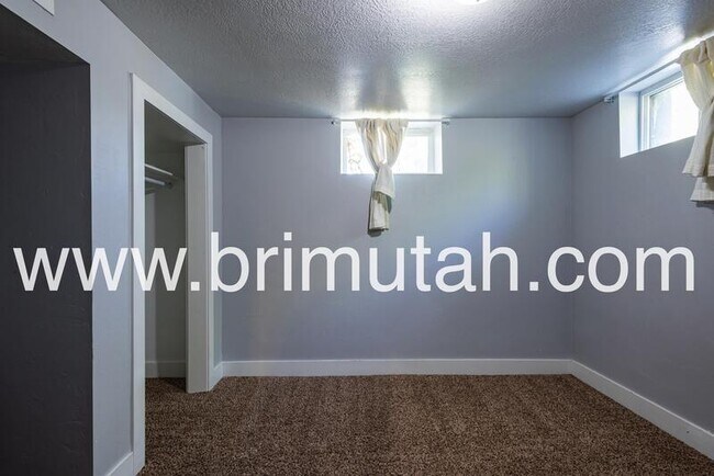 Building Photo - 653 N 1300 W