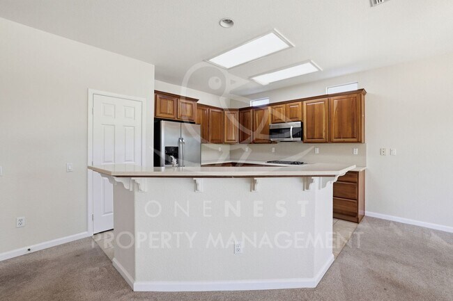 Building Photo - Refreshed 2-bedroom plus den, 2.5-bathroom in beloved Sun City Lincoln Del Webb community!
