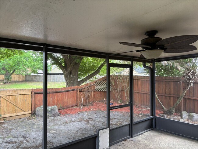 Building Photo - 3-bedroom, 2-bath home features a 2-car garage