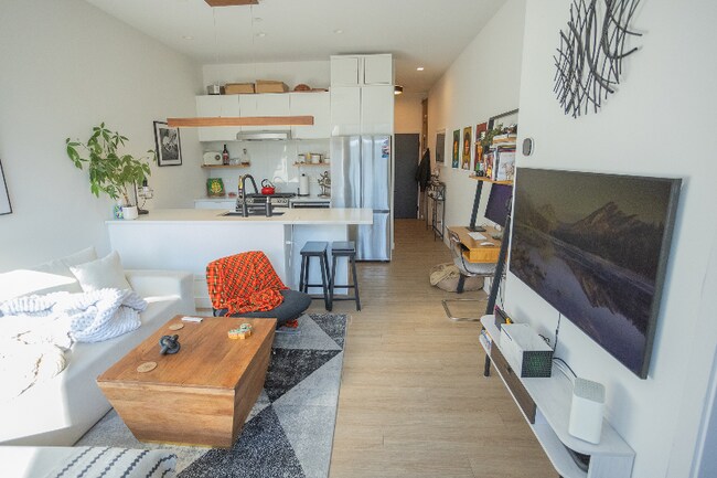 Building Photo - 4806 N Magnolia Ave