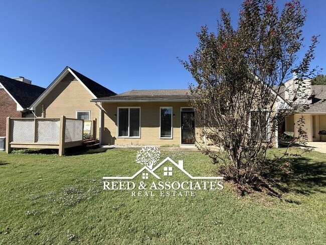 Primary Photo - Spacious: 3 Bedroom in Cordova!