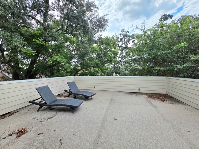 Building Photo - 3343 Chantarene Dr