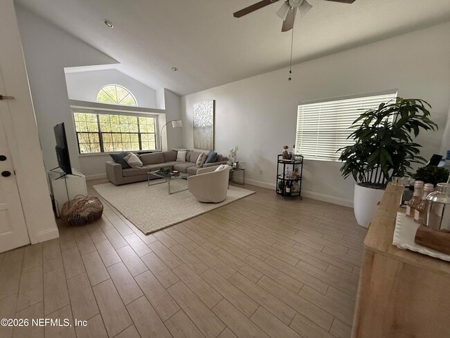 Building Photo - 111 Solano Woods Dr