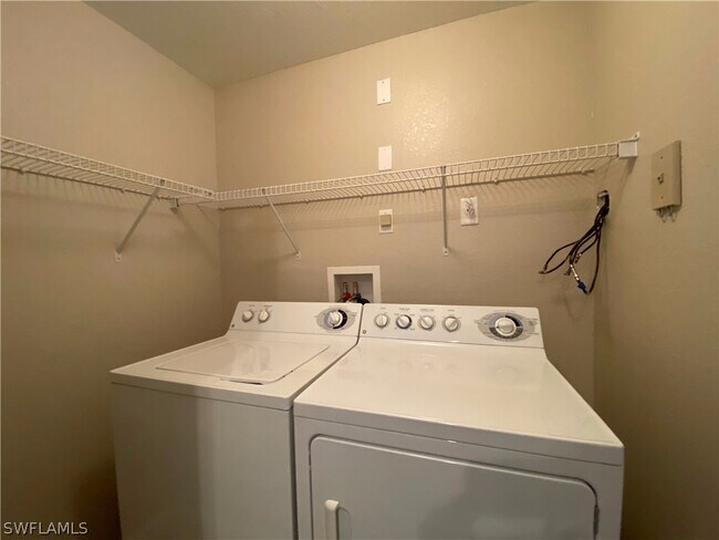 Building Photo - 12940 Positano Cir