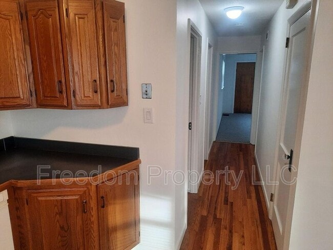 Building Photo - 38 Elmhurst Cir