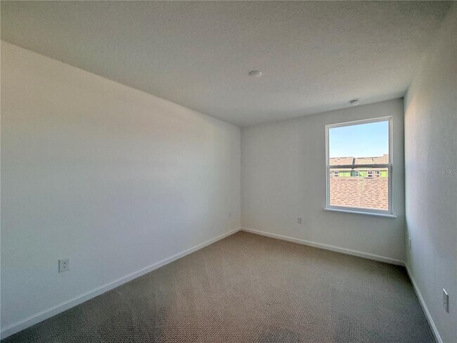 Building Photo - 1855 Pinecliff Dr