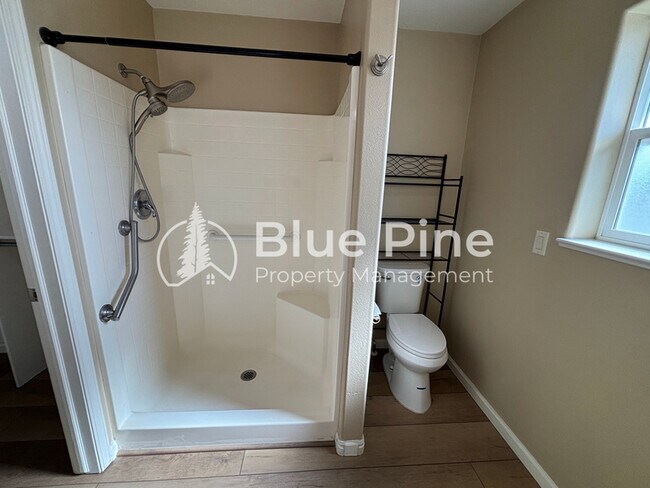 Building Photo - 3736 Ellendale Cir