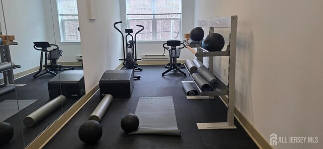 Building Photo - 211 Henderson Rd