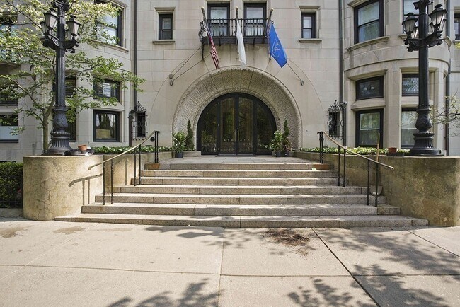 Building Photo - 416 Commonwealth Ave