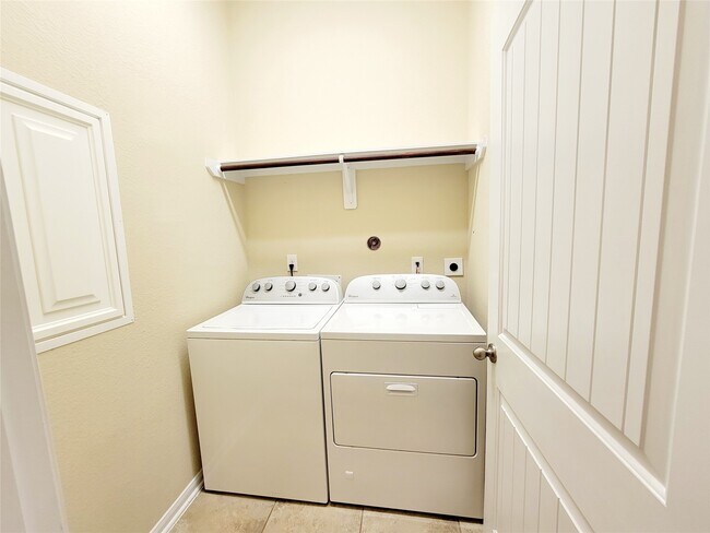 Building Photo - 9415 Harmony Lake Ln