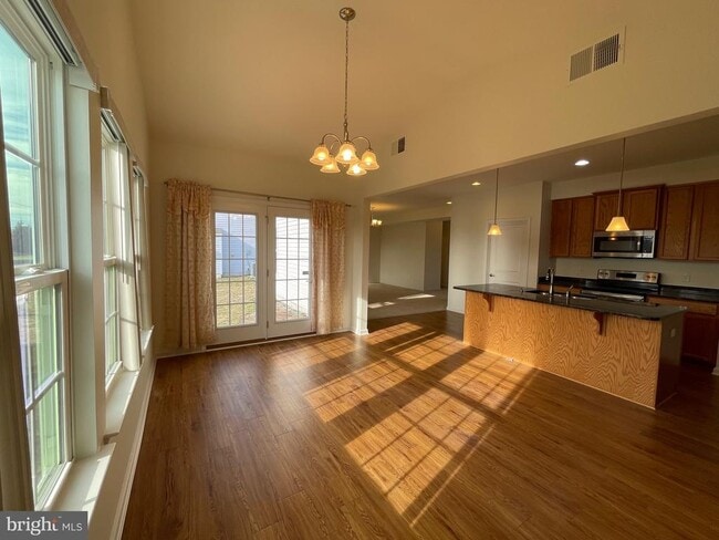 Building Photo - 103 Alexandreas Ct