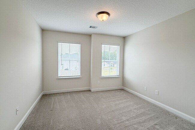 Building Photo - COMING JUNE 2026! (Small Pet Only)