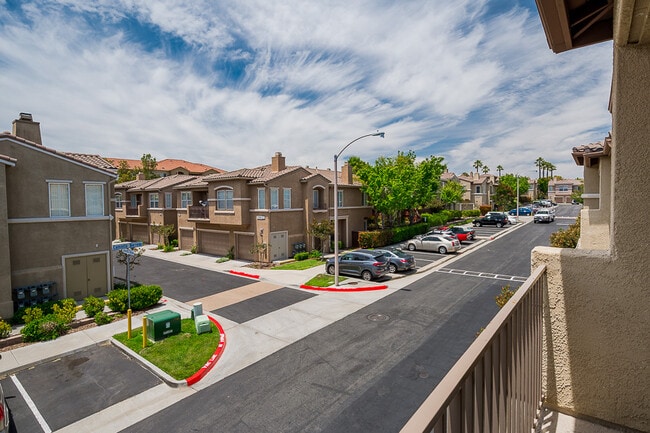 Building Photo - 1425 Caminito Borrego