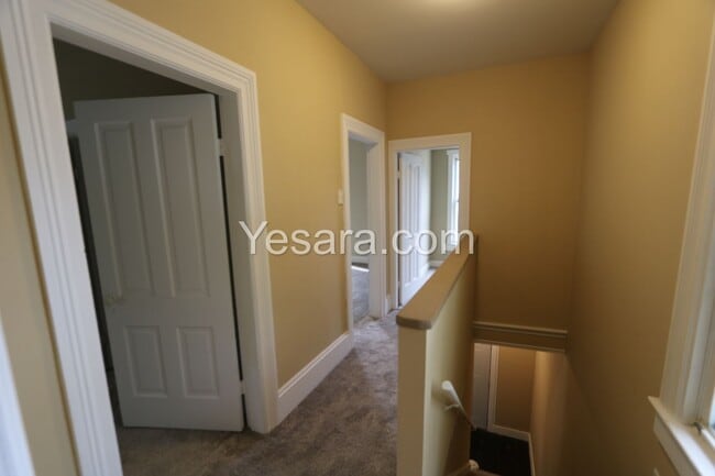 Building Photo - 2 Bedroom 2 Bath House