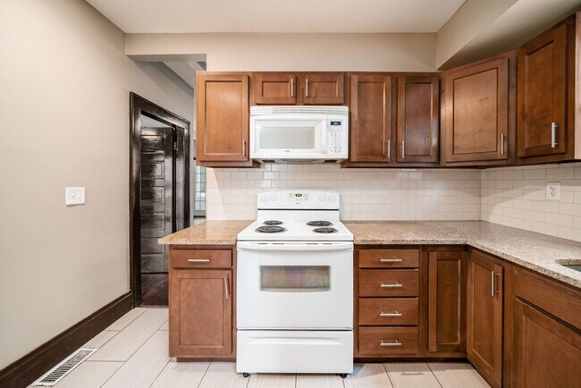 Building Photo - 144 E Tompkins St