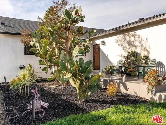 Building Photo - 4328 Edenhurst Ave