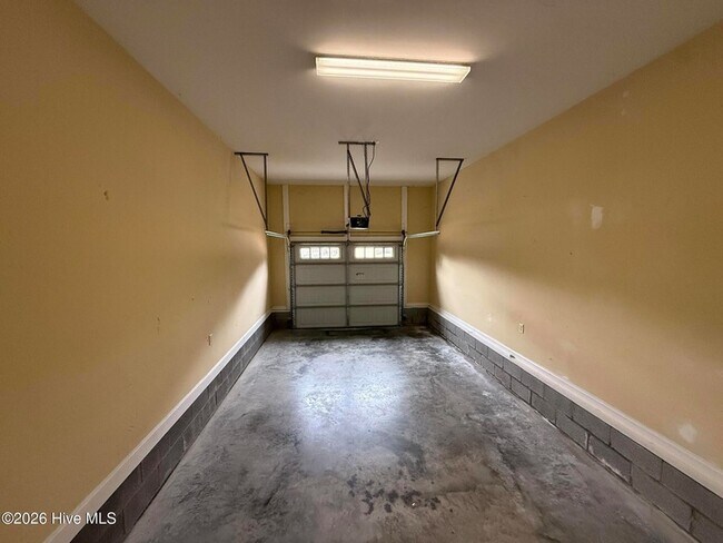 Building Photo - 66 Cypress Cir