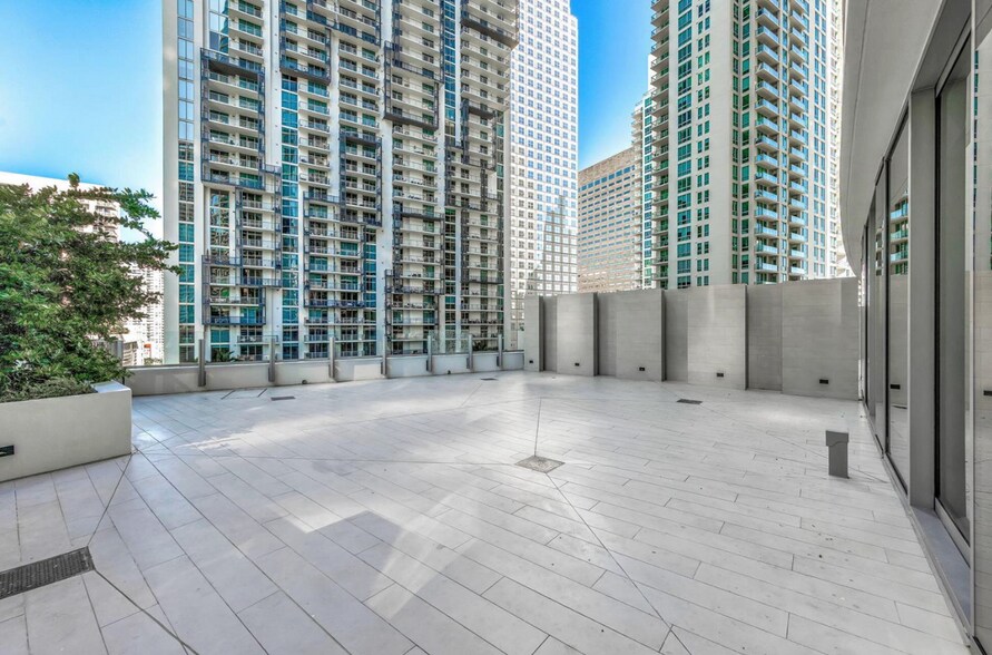 Building Photo - 300 Biscayne Boulevard Way