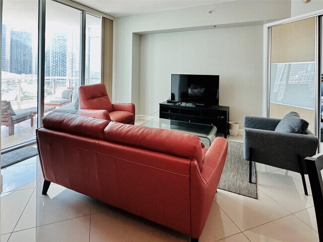 Building Photo - 350 S Miami Ave