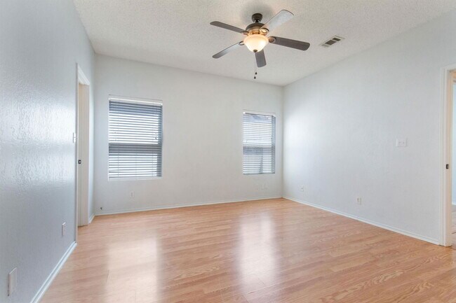 Building Photo - 504 Purple Sage Dr