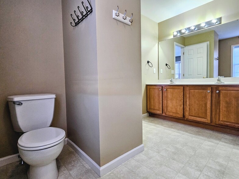 Building Photo - 21 Granite Dr