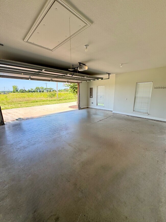 Building Photo - 10510 Co Rd 632