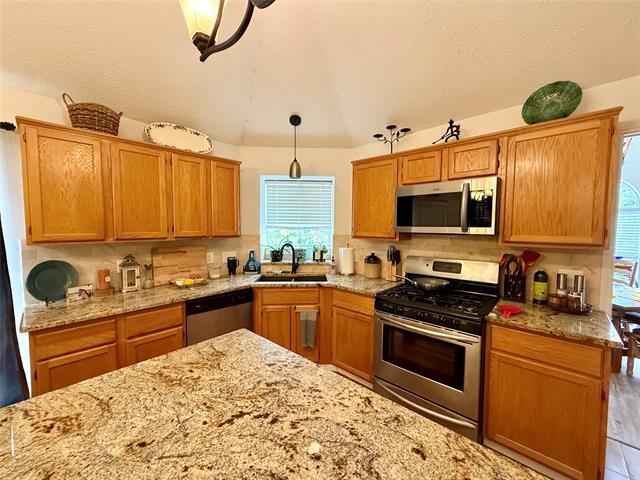 Building Photo - 1658 Glenmore Dr