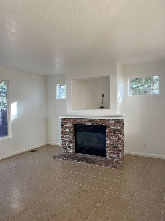 Building Photo - 3151 Sky Country Dr