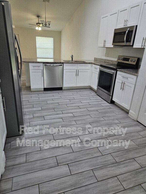 Building Photo - 167 Meadow Rd