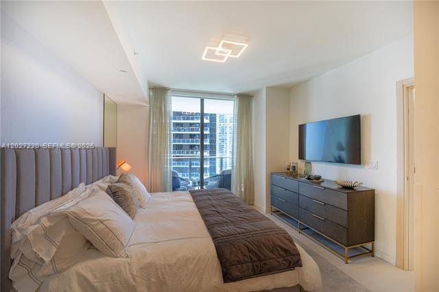 Building Photo - 1000 Brickell Plz
