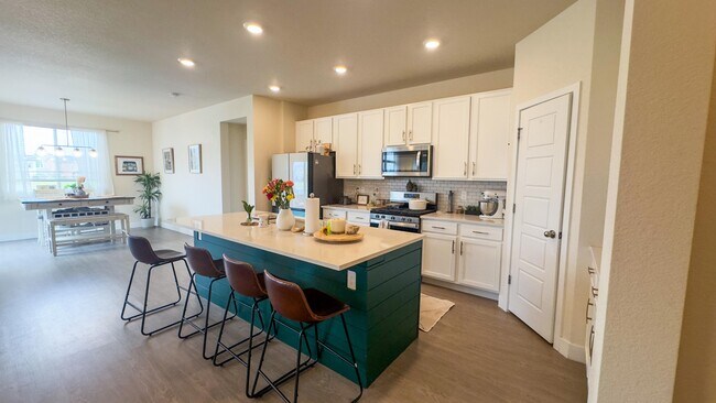 Building Photo - 12660 Enclave Scenic Dr