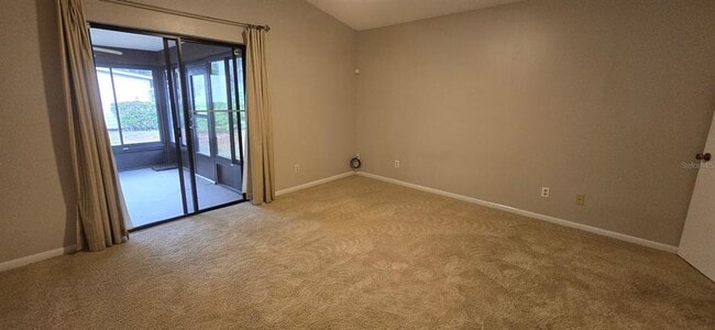 Building Photo - 1020 NE 30th Ave