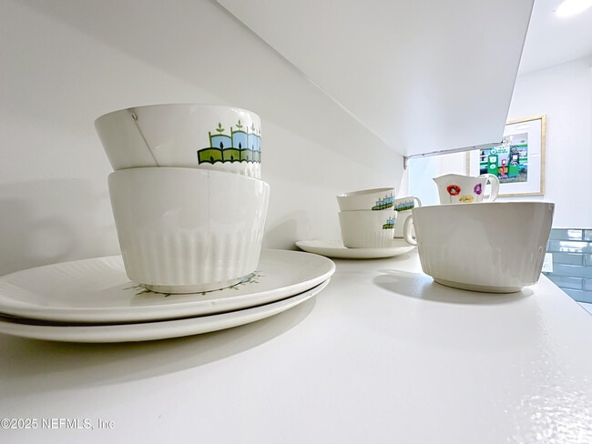 Building Photo - 912 St Johns Ave