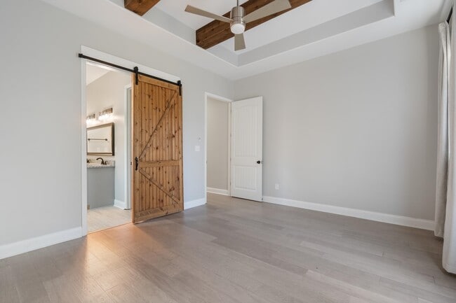 Building Photo - 385 Williford St