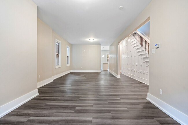 Building Photo - Beautiful Fully Renovated 4 Bedroom Home In The West End.  Available July!