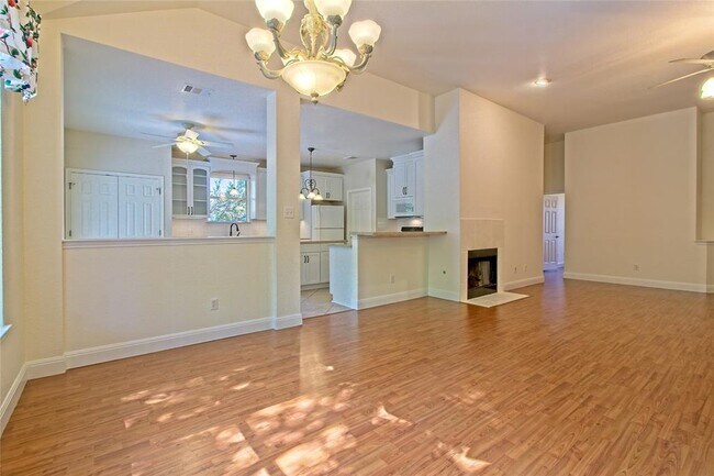 Building Photo - 301 Derby Ln